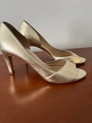 3 pares zapatos  de tacón dorados y verdes 10€ uno