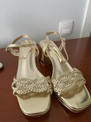 3 pares zapatos  de tacón dorados y verdes 10€ uno
