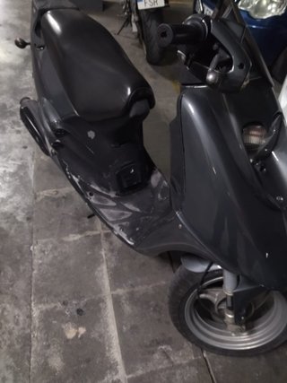 Ciclomotor Derbi Hunter gris averiado
