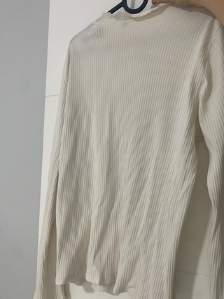 Jersey Kiabi crema botones hombro talla XL