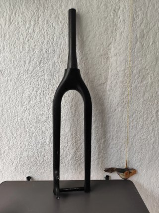 Horquilla carbono Trifox Tapered 29 pulgadas.