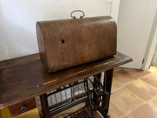 Máquina de coser antigua Alfa pedal