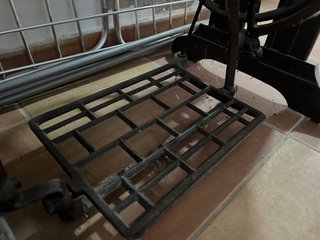 Máquina de coser antigua Alfa pedal