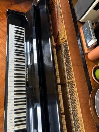 Piano Hyundai U-810 Negro
