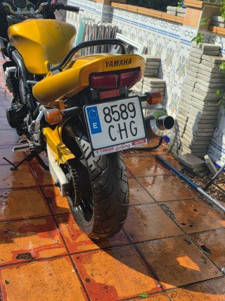 Yamaha Fazer 600 Amarilla