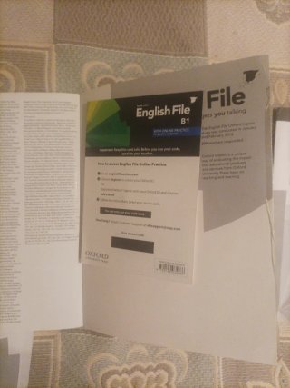 ENGLISH FILE B1 Fourth edition (sin rellenar)