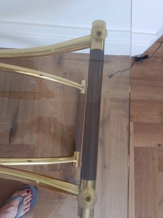 Mesa retro setentera madera dorada cristal