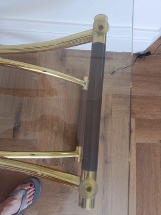 Mesa retro setentera madera dorada cristal