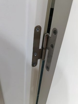 Puertas blancas de paso