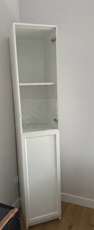 Librería Billy Ikea blanca con puertas