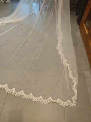 Velo de novia con encaje