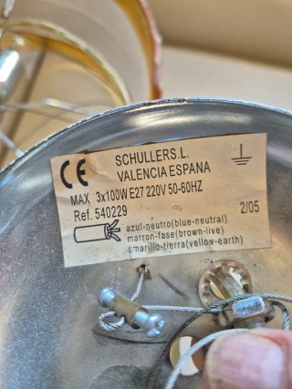 Lámpara Schuller Valencia dorada con cristal.