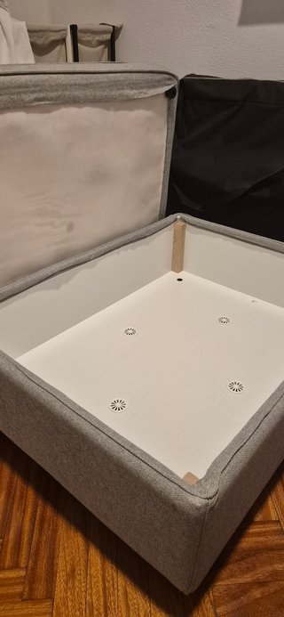 Reposapiés IKEA KIVIK con almacenaje
