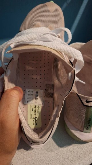 Nike Vaporfly 42.5 Beige/Verde