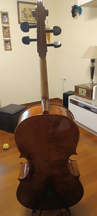 Violonchelo de madera 4/4 marca Eboni.