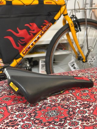 Sillín Ferrari Selle Italia 90s