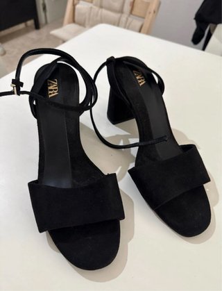 Sandalias tacón Zara negras