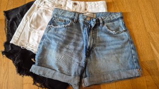 Shorts Alcott/Stradivarius neri, blu, bianchi