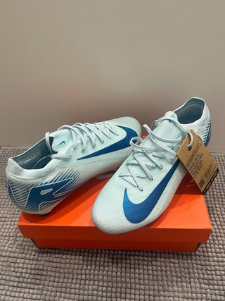 Botas de fútbol Nike Talla 43