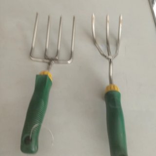 Set de 2 rastrillos pequeños para jardín