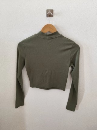 Camiseta manga larga Bershka Talla M verde oliva