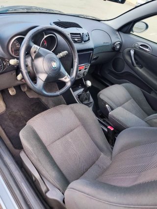 Alfa Romeo 147 2004