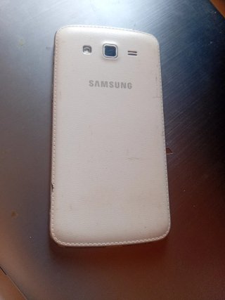 Samsung Blanco con Pantalla Rota