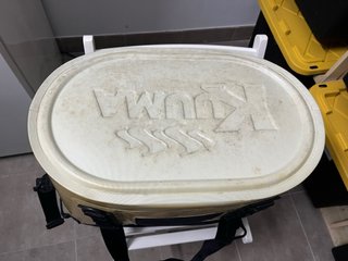 Bolsa Nevera Kuuma Amarilla Estilo Yeti muy buena