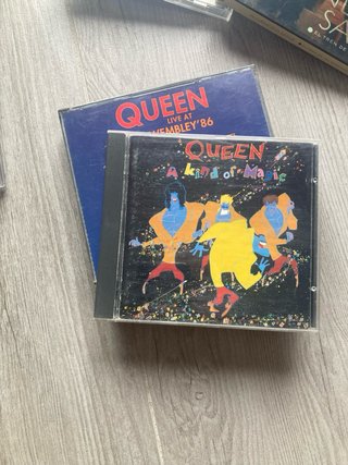 Lote de CDs de música variada
