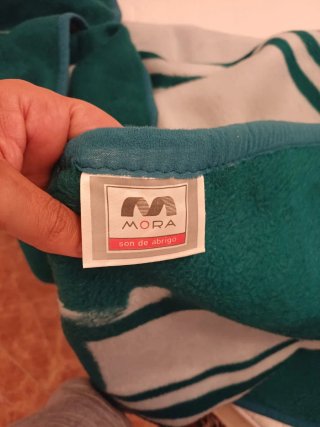 Manta Mora Reversible Verde y Blanca 2.5x2.02