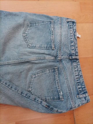 Falda vaquera Pull and Bear Talla L.
