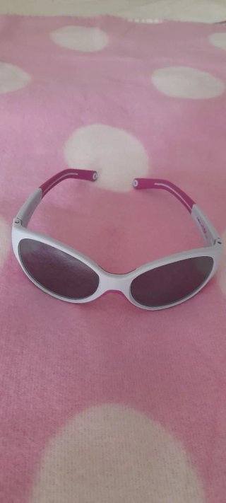 Gafas de sol infantiles blancas y rosas