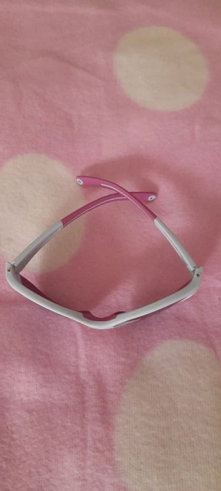 Gafas de sol infantiles blancas y rosas