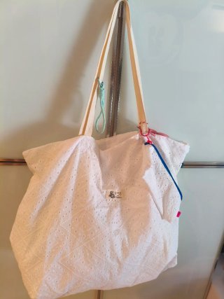 Bolso playa y paseo con neceser