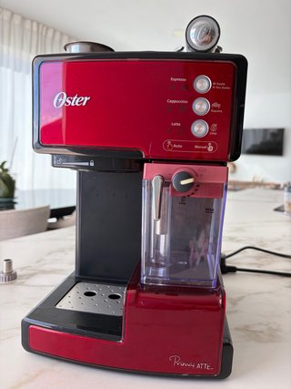 Cafetera Oster Roja Prima Latte