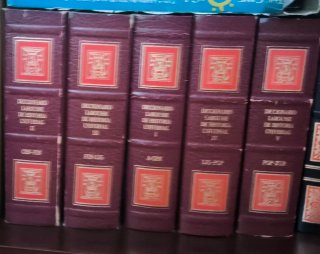 Diccionario Larousse de  historia universal