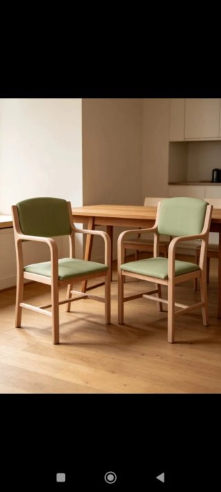 Pareja de sillones de madera y tela