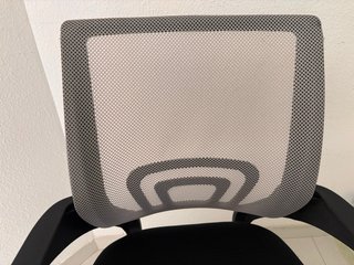 Silla de oficina ergonómica negra