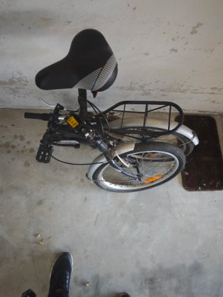 Bicicleta plegable negra