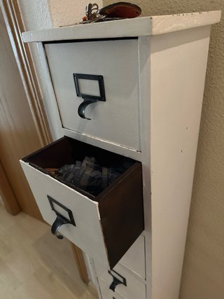 Mueble de entrada blanco con cajones