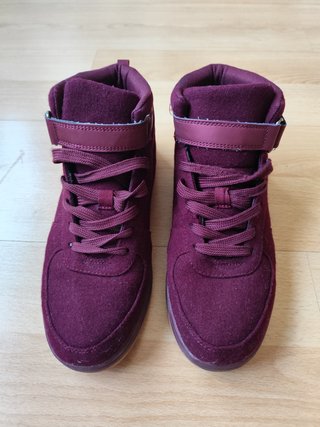Zapatillas altas granates con velcro