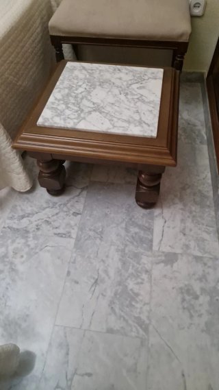 Mesa auxiliar madera y mármol