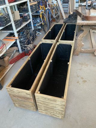 Jardinera de madera para bar o terraza