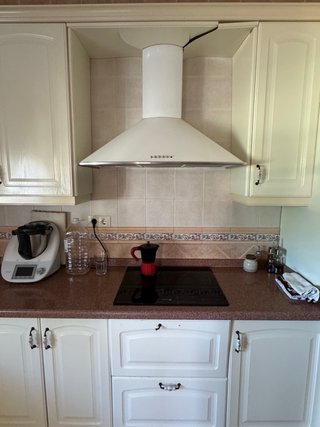 Cocina completa beige y granito