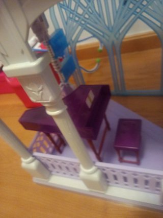 Castillo de Frozen con muñecos