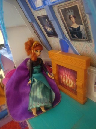 Castillo de Frozen con muñecos