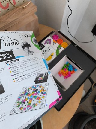 Juegos de mesa Trivial Pursuit y Time's Up!