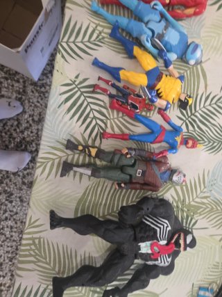 Set Figuras Acción Marvel y Fortnite