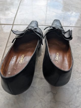 Zapatos de piel negros Carlo García T36