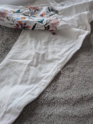 Camisa blanca bordada flores